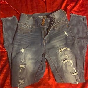 No boundaries high rise ripped skinny jeans size 7